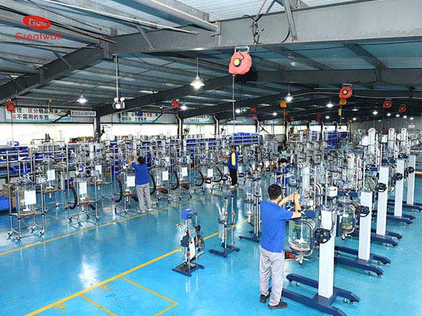 雙層玻璃反應釜溫控與真空泵設備